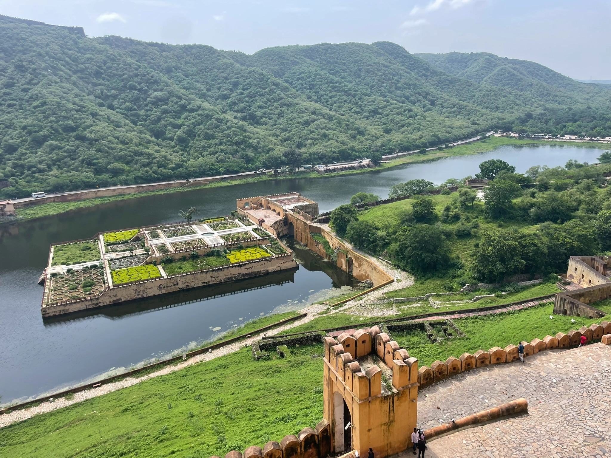 Udaipur: City of Lakes Day Trip — Palace Views & Sunset Boat Ride - Image 4