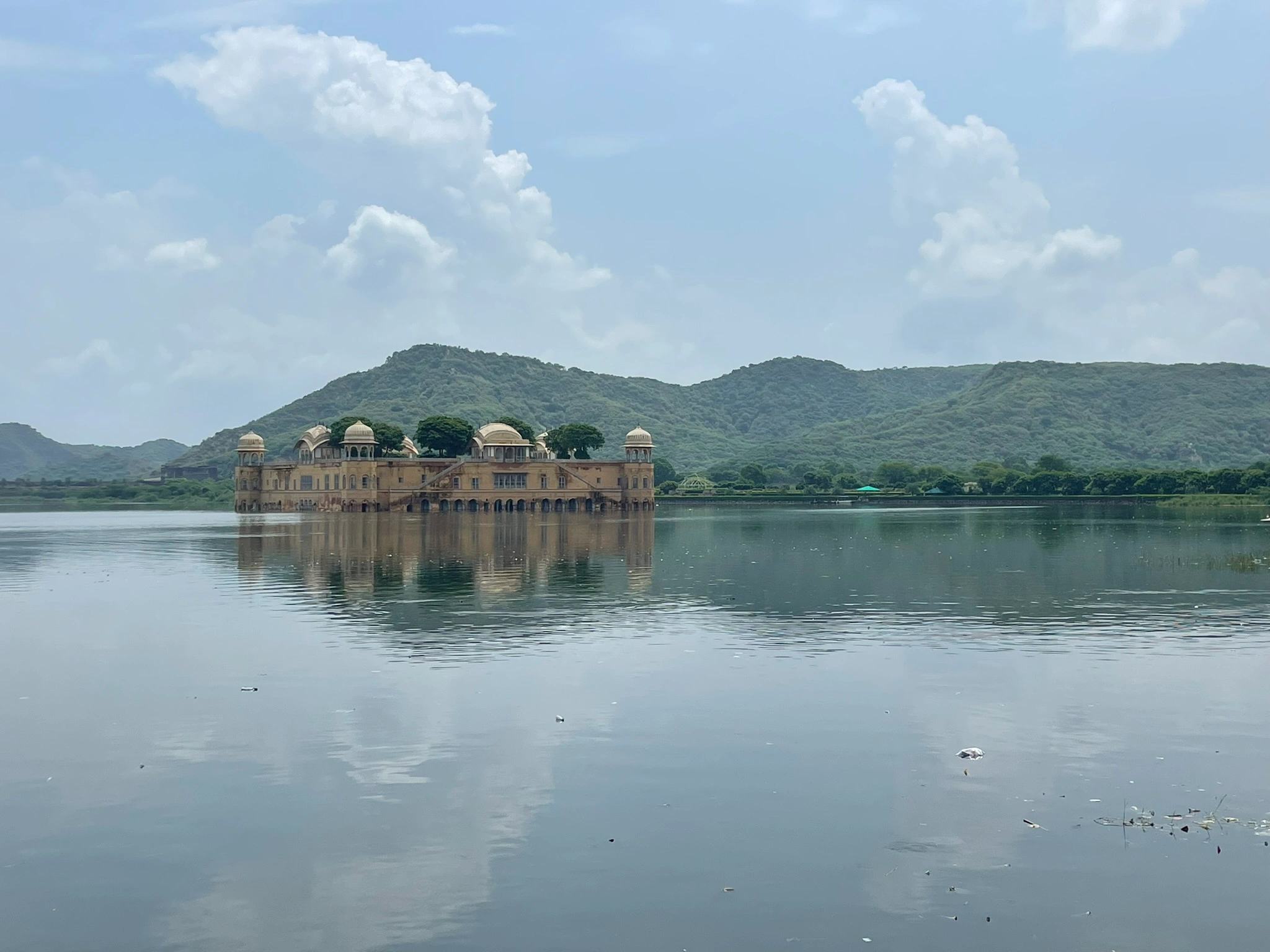 Udaipur: City of Lakes Day Trip — Palace Views & Sunset Boat Ride - Image 1