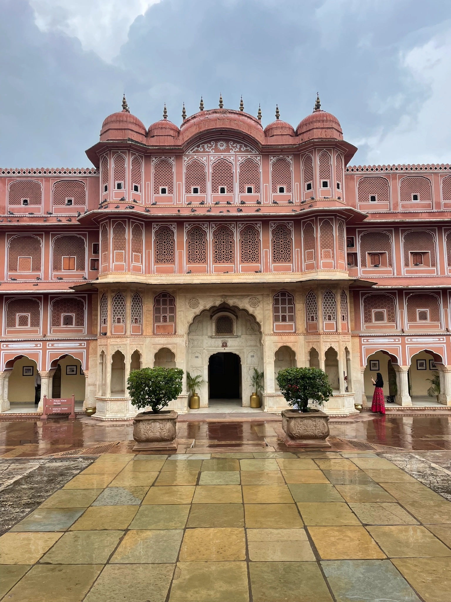 Jaipur City Day Trip: Amber Fort, City Palace & Pink City Bazaars - Image 1
