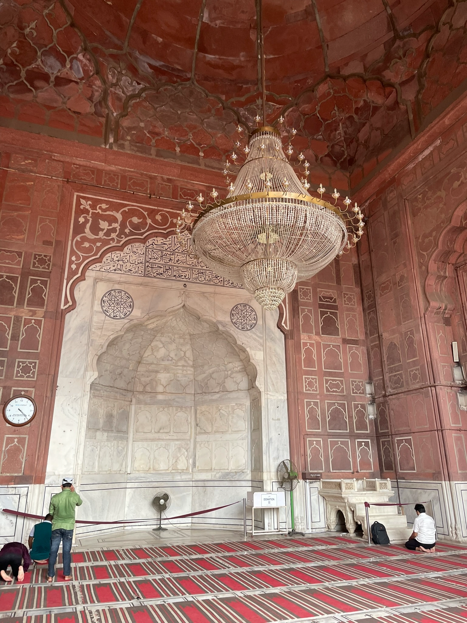 Jaipur City Day Trip: Amber Fort, City Palace & Pink City Bazaars - Image 3