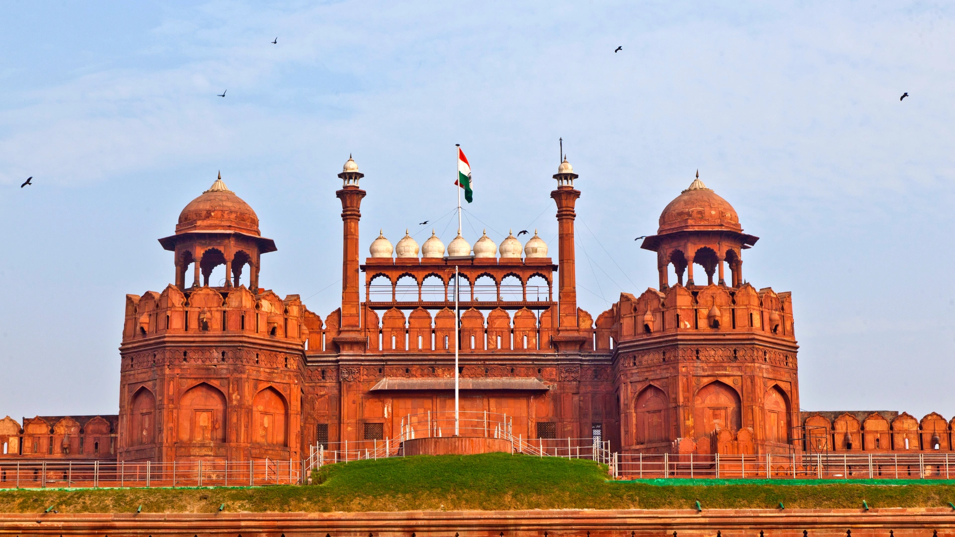 Delhi City Day Trip: Old Delhi Bazaars & New Delhi Icons