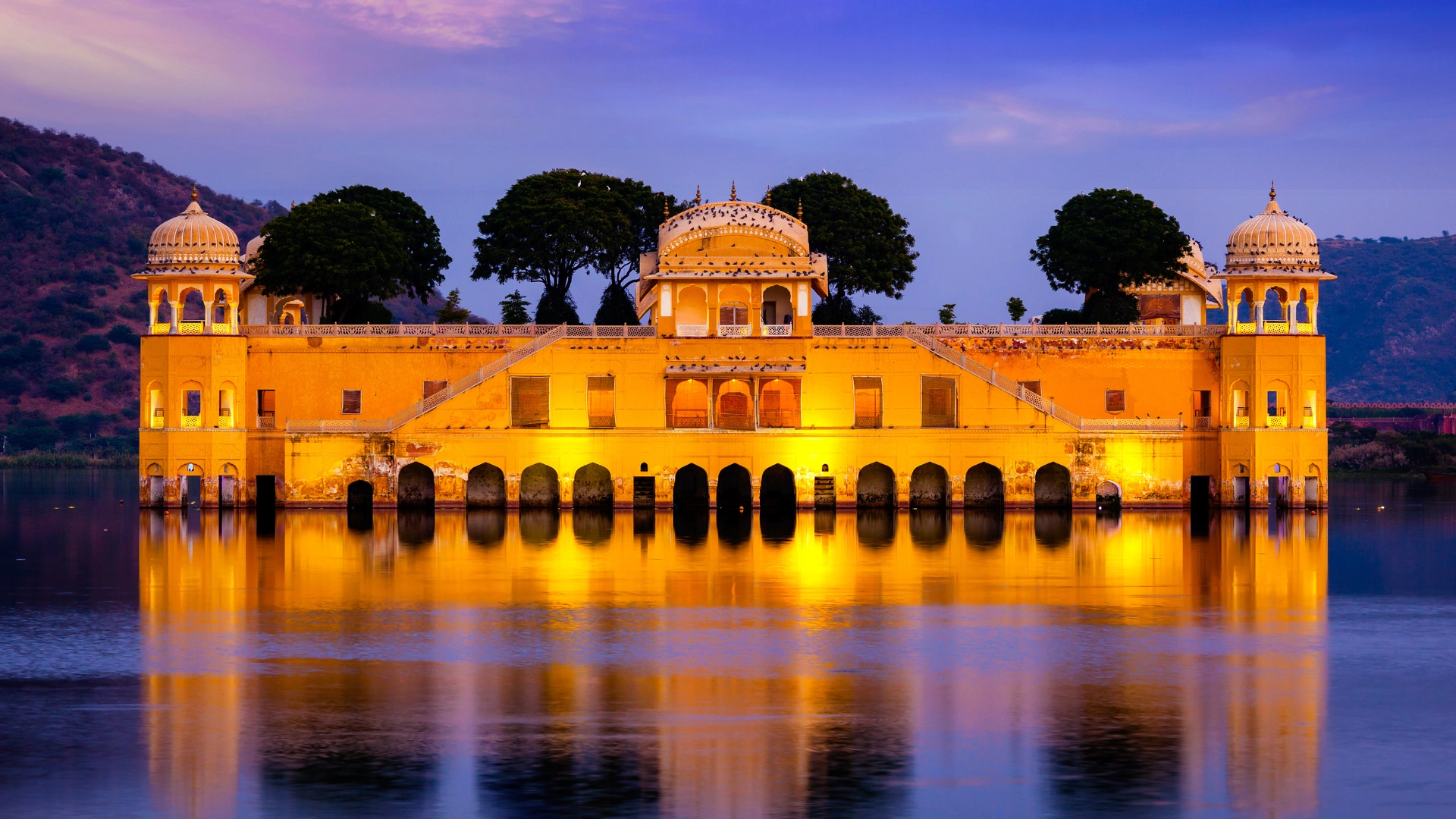 Udaipur: City of Lakes Day Trip — Palace Views & Sunset Boat Ride